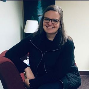 Meet your Posher, Abbie